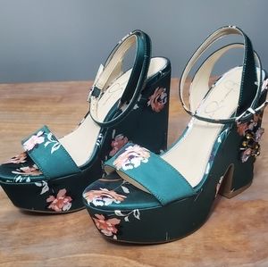 Jessica Simpson Carena Sandals, Green Satin Floral Print w Jeweled Bee, sz 6.5